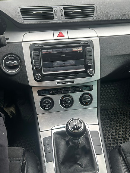 Volkswagen Passat 4 of 8