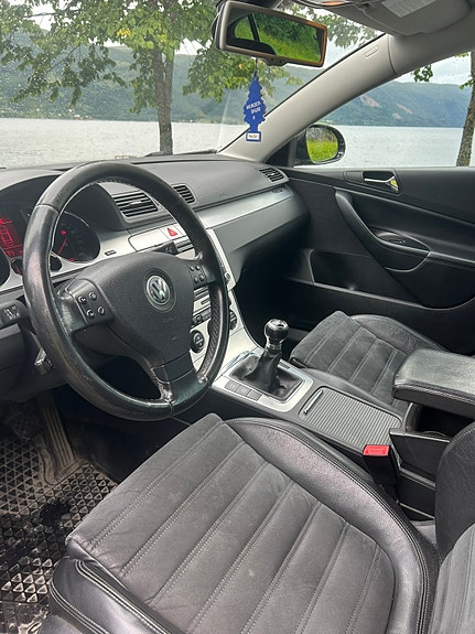 Volkswagen Passat 5 of 8
