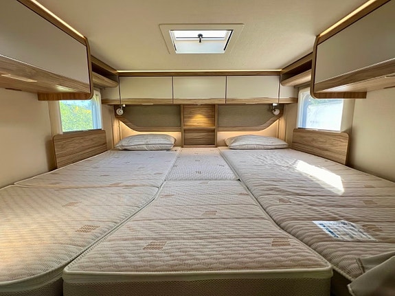 Hymer Ext 588 9 of 19