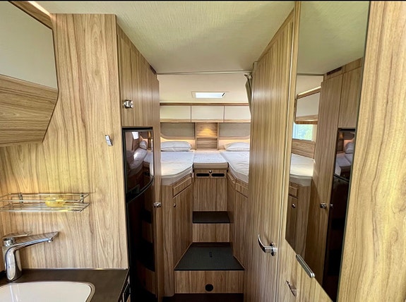 Hymer Ext 588 11 of 19