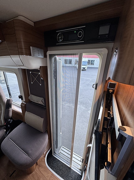 Hymer B 678 DL 18 of 30