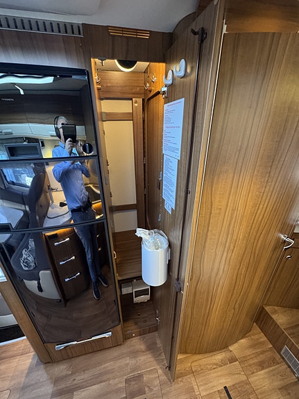 Hymer B 678 DL 26 of 30