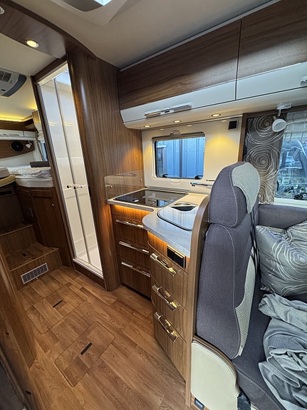 Hymer B 678 DL 19 of 30