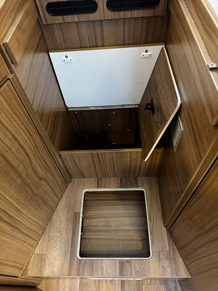 Hymer B 678 DL 29 of 30