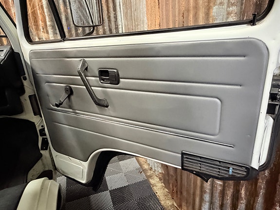 Volkswagen Transporter 26 of 30