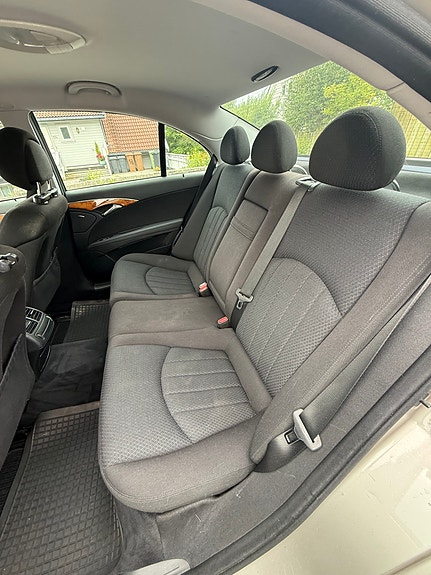 Mercedes-Benz E200 d 14 of 14