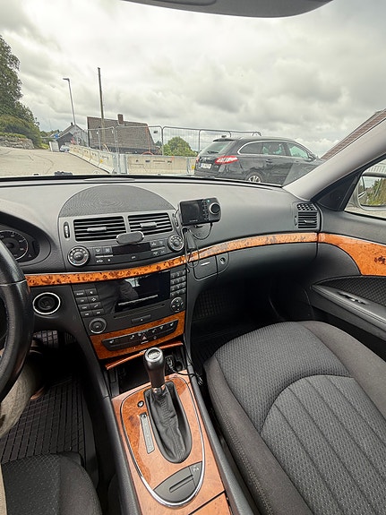 Mercedes-Benz E200 d 13 of 14