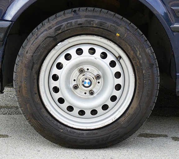 BMW 318i 17 of 30