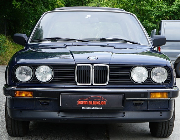 BMW 318i 22 of 30