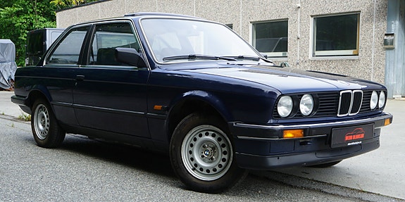BMW 318i 19 of 30