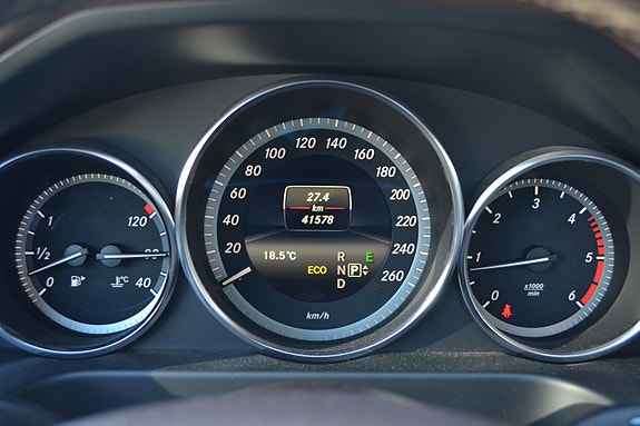 Mercedes-Benz E250 d 21 of 27