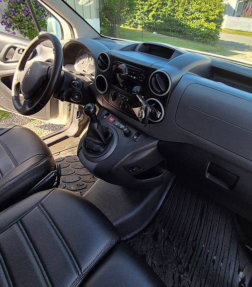 Peugeot Partner 10 of 13