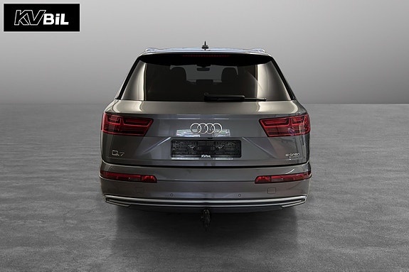 Audi Q7 4 of 30