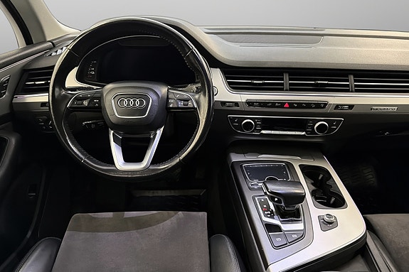 Audi Q7 11 of 30