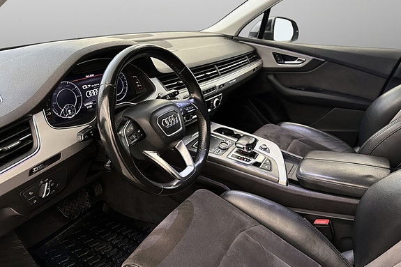 Audi Q7 10 of 30