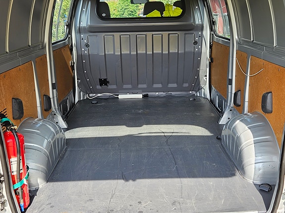 Toyota HiAce 5 of 8