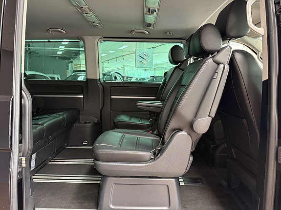 Volkswagen Multivan 12 of 30