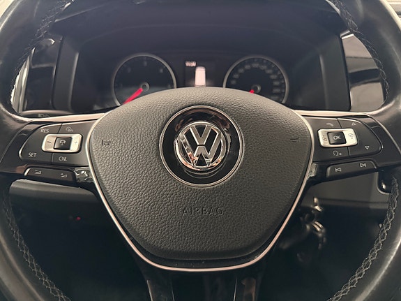 Volkswagen Multivan 22 of 30