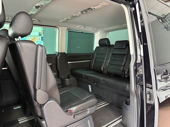 Volkswagen Multivan 18 of 30