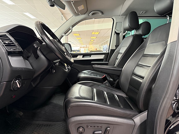 Volkswagen Multivan 19 of 30