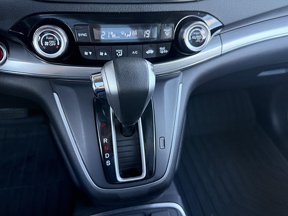 Honda CR-V 13 of 29