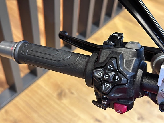 Ducati Streetfighter V2 S - Mye utstyr! 13 of 17