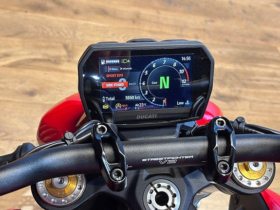 Ducati Streetfighter V2 S - Mye utstyr! 11 of 17