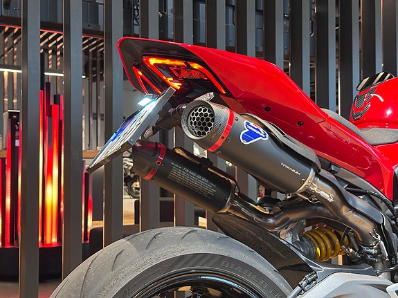Ducati Streetfighter V2 S - Mye utstyr! 7 of 17