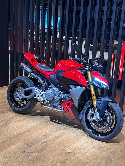 Ducati Streetfighter V2 S - Mye utstyr! 5 of 17