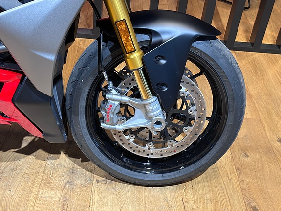Ducati Streetfighter V2 S - Mye utstyr! 16 of 17