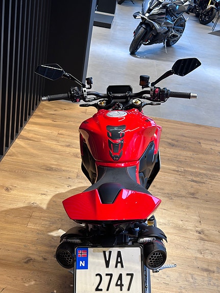 Ducati Streetfighter V2 S - Mye utstyr! 6 of 17