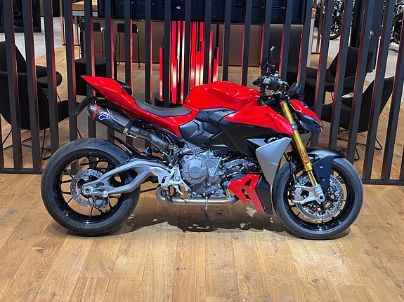 Ducati Streetfighter V2 S - Mye utstyr! 2 of 17