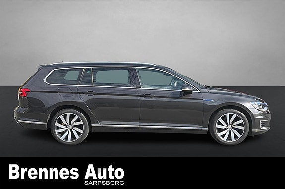 Volkswagen Passat 8 of 24