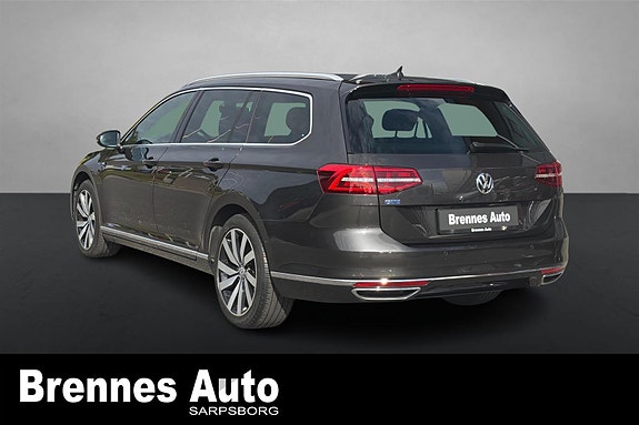 Volkswagen Passat 5 of 24