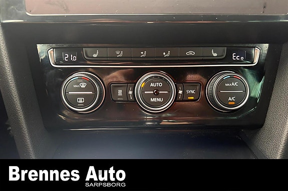 Volkswagen Passat 23 of 24