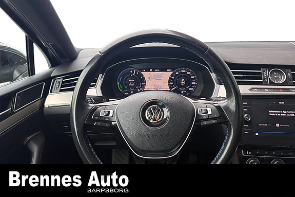 Volkswagen Passat 15 of 24