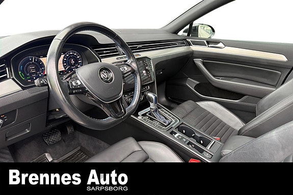 Volkswagen Passat 10 of 24