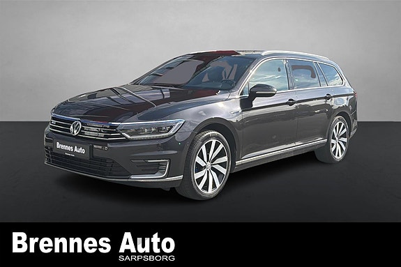 Volkswagen Passat 3 of 24