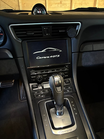 Porsche 911 Carrera GTS 16 of 17