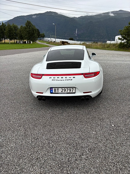 Porsche 911 Carrera GTS 4 of 17