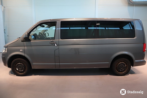 Volkswagen Caravelle 8 of 10