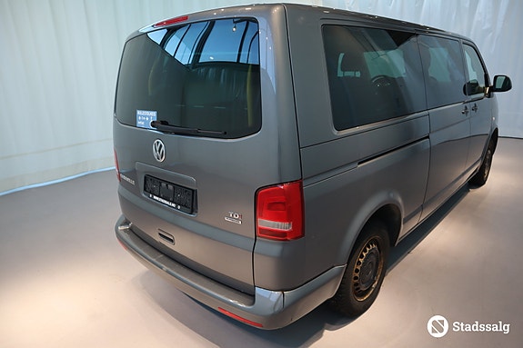 Volkswagen Caravelle 5 of 10