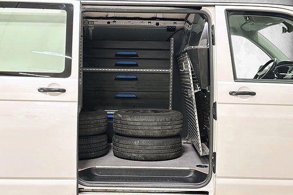 Volkswagen Transporter 19 of 30