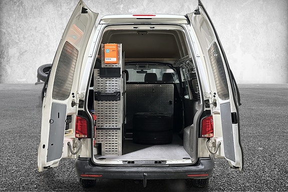 Volkswagen Transporter 17 of 30
