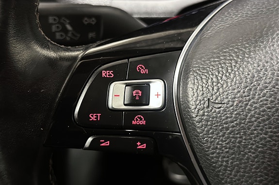 Volkswagen Caddy Alltrack 26 of 30