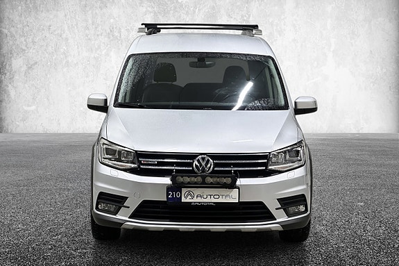 Volkswagen Caddy Alltrack 3 of 30