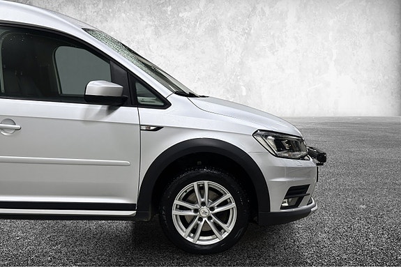 Volkswagen Caddy Alltrack 13 of 30