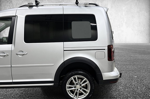 Volkswagen Caddy Alltrack 7 of 30