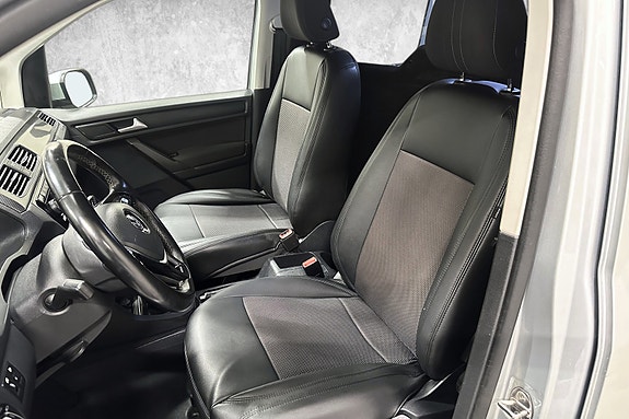 Volkswagen Caddy Alltrack 17 of 30