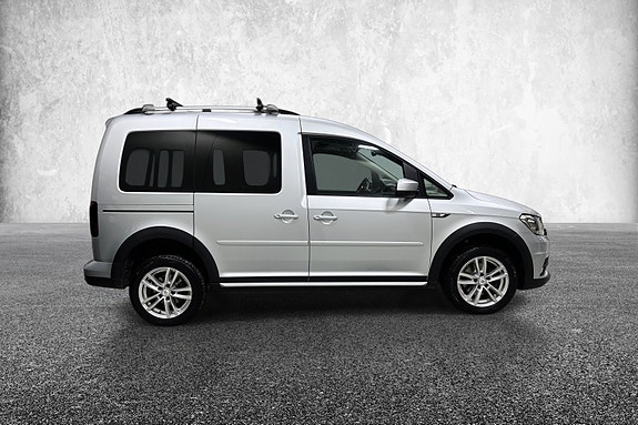 Volkswagen Caddy Alltrack 11 of 30